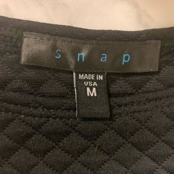 Snap brand Quilted Black Crop Top - Size Medium - Picture 2 of 4